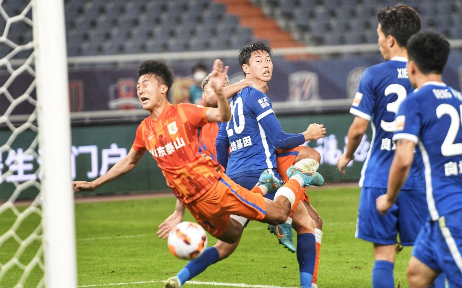 冯伯元：我小时候身体瘦到能看到肋骨，外号叫“非洲难民”（冯伯元：我小时候瘦得肋骨分明，还被起过绰号）