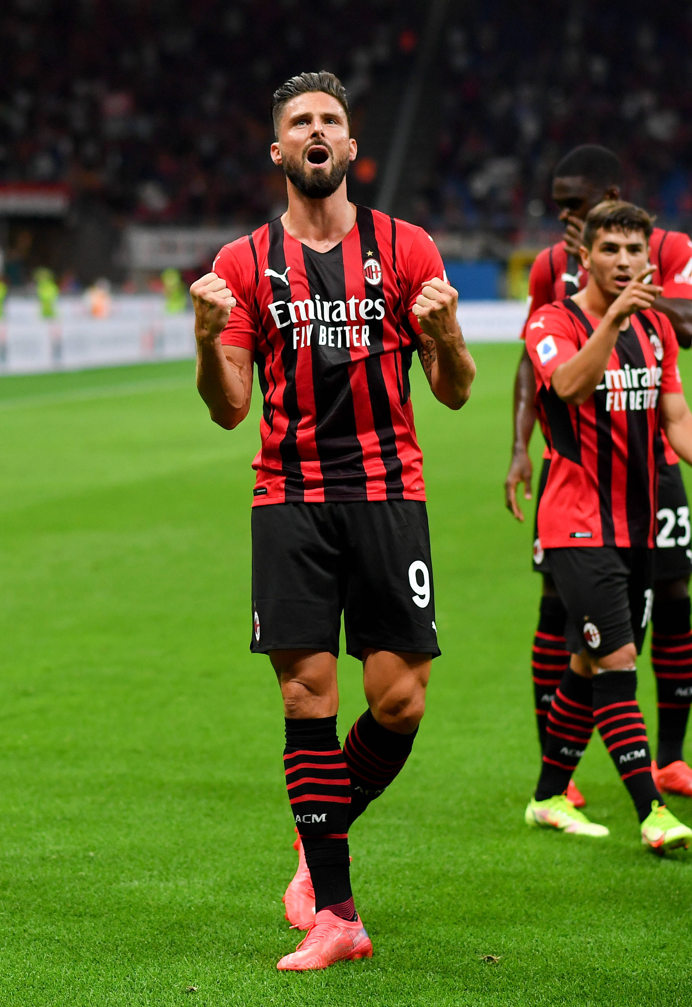 球迷票选最受欢迎球星前十（球迷投票选出人气球星十强）