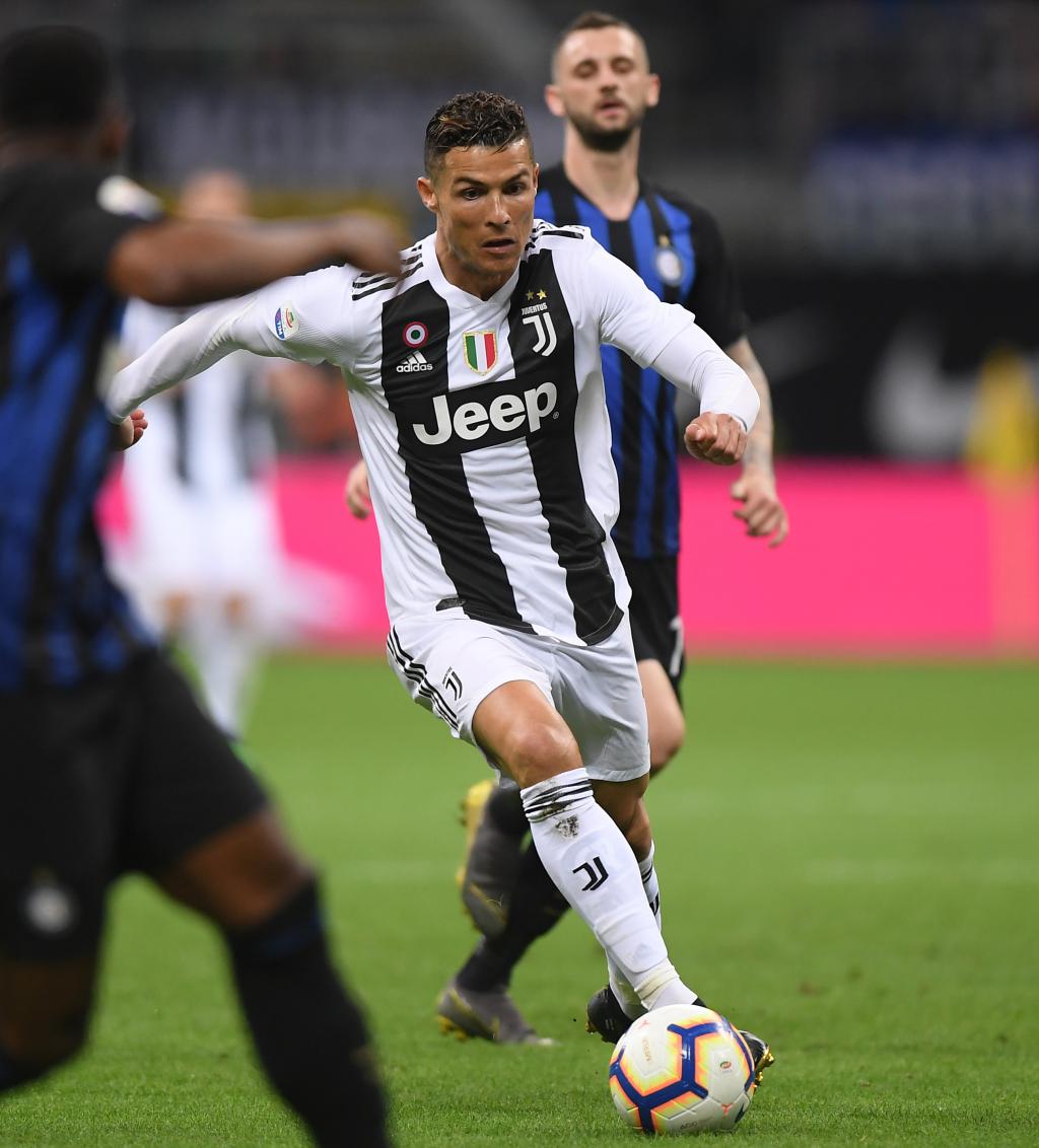 里弗斯：字母哥不会随队前往底特律，格林明天接受MRI检查