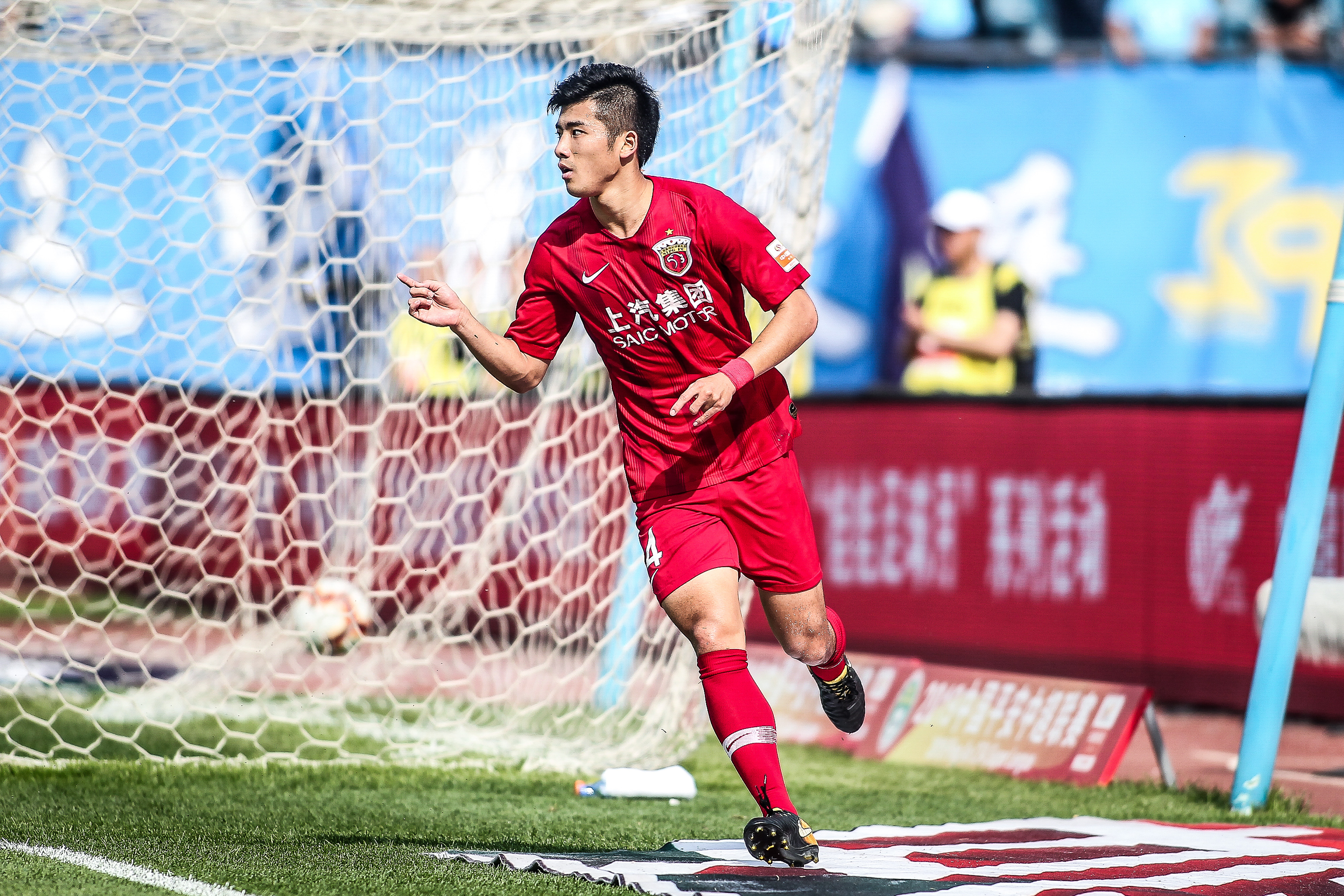 中甲战报：罗萨、姜积弘破门，广州豹3-1南通仍冲超失败（中甲赛报：罗萨、姜积弘建功，广州豹3-1南通仍无缘冲超）