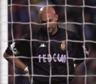 李霄鹏：希望球队能发挥出应有水平，明天奉献一场精彩的比赛（李霄鹏：期待球队发挥本色，明日奉献精彩一战）