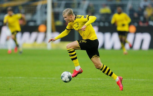 每体列足坛十大奇葩条款：博格坎普拒坐飞机；内马尔微笑条款（每体盘点足坛十大离奇条款：博格坎普拒乘飞机；内马尔微笑奖金）