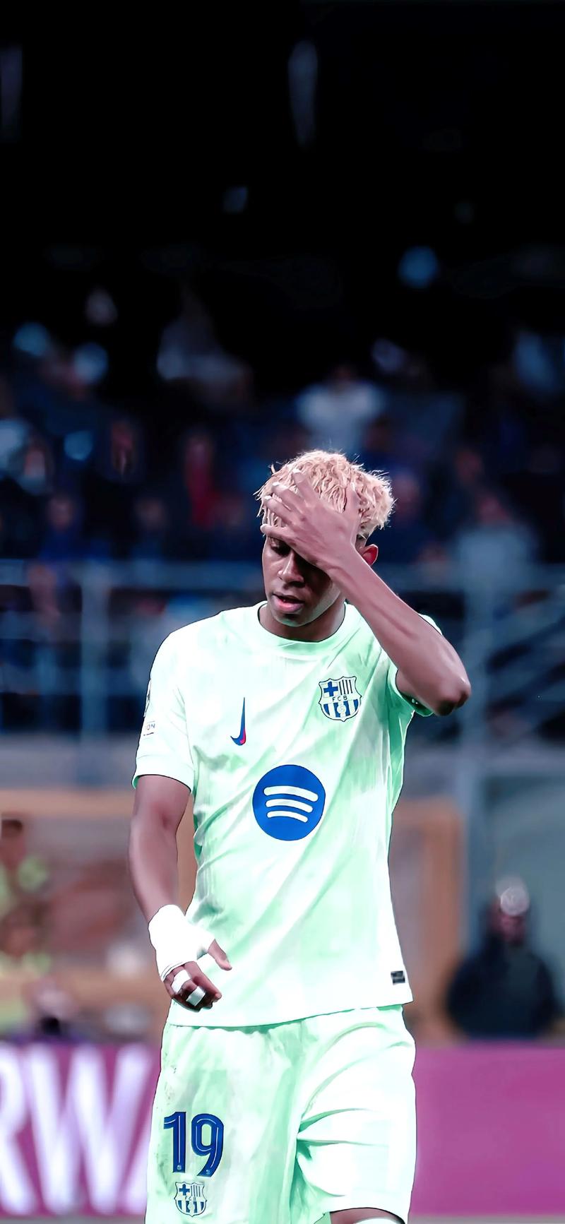 绿帽哥：皇马董事会今晨7点召见阿隆索，紧急召开危机会议（皇马董事会今晨7点约见阿隆索，紧急商讨危机对策）