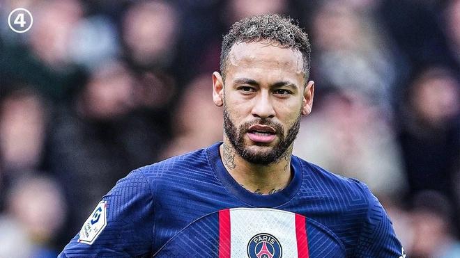 情绪不佳，吉拉西在下半场被换下时拒绝与主教练科瓦奇握手（情绪不悦，吉拉西下半场被换下时拒绝与主帅科瓦奇握手）