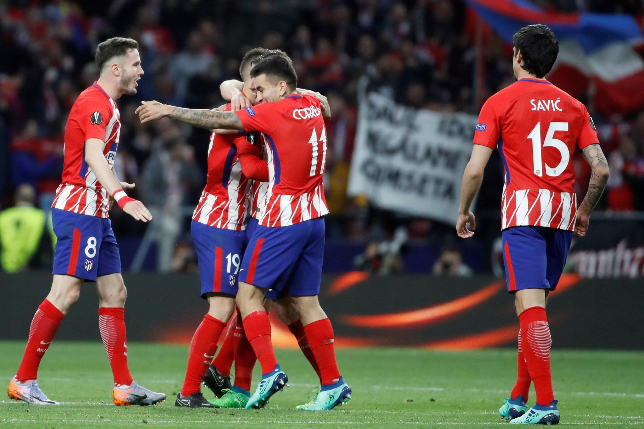 查理-亚当：麦克托米奈的精彩倒钩足以比肩齐达内的天外飞仙（查理-亚当称麦克托米奈这记倒钩堪比齐达内的天外飞仙）