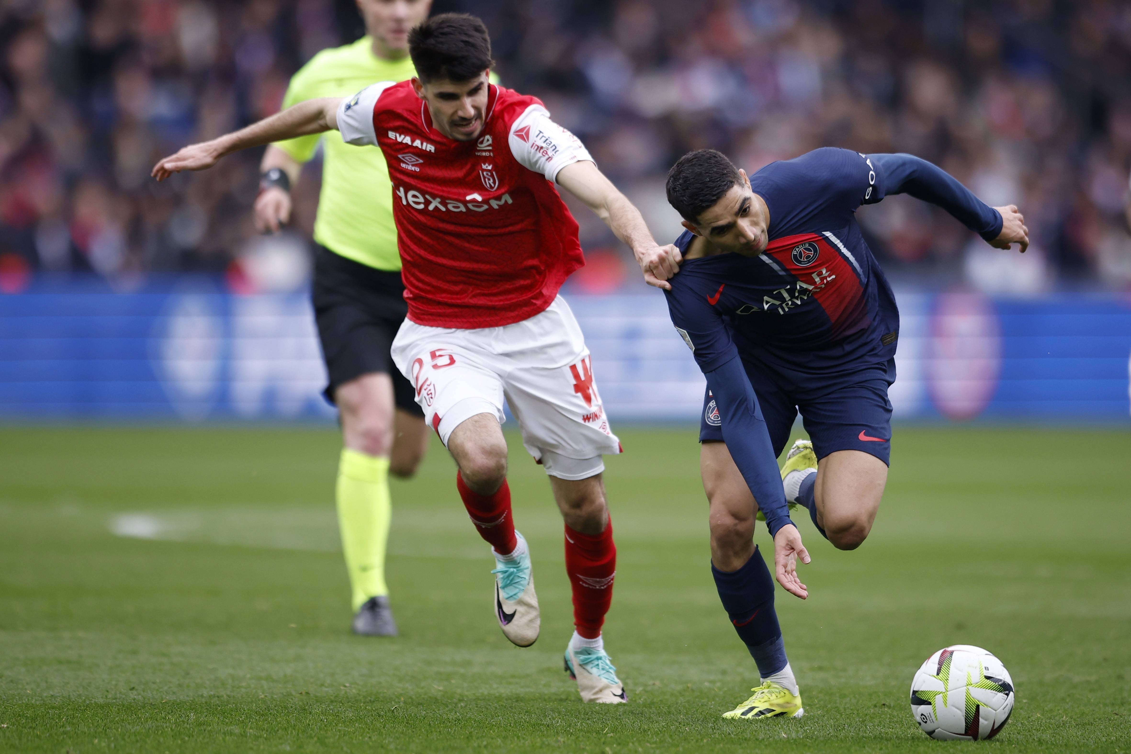 法媒：本泽马并未与吉达联合续约，也没收到俱乐部的续约提案（法媒：本泽马未与吉达联合续约，俱乐部亦未提出续约提案）