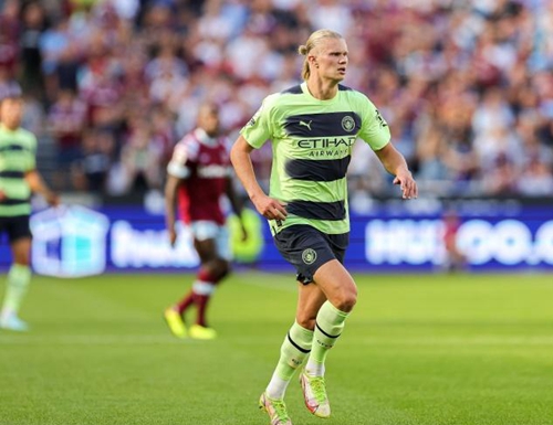 里程碑！拉什福德完成职业生涯第100次助攻（拉什福德达成生涯第100次助攻）