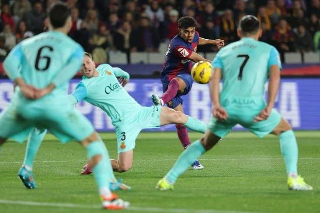 英媒：拜仁、尤文和巴黎有意免签科纳特，球员对各种选择持开放态度（英媒：拜仁、尤文与巴黎盯上科纳特免签，球员对去向持开放态度）