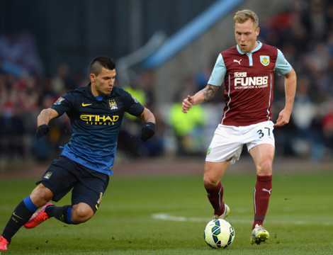 令人动容！残特奥会独腿飞人扑线摔破全国纪录（拼到最后一刻！残特奥会单腿短跑选手冲线摔倒刷新全国纪录）